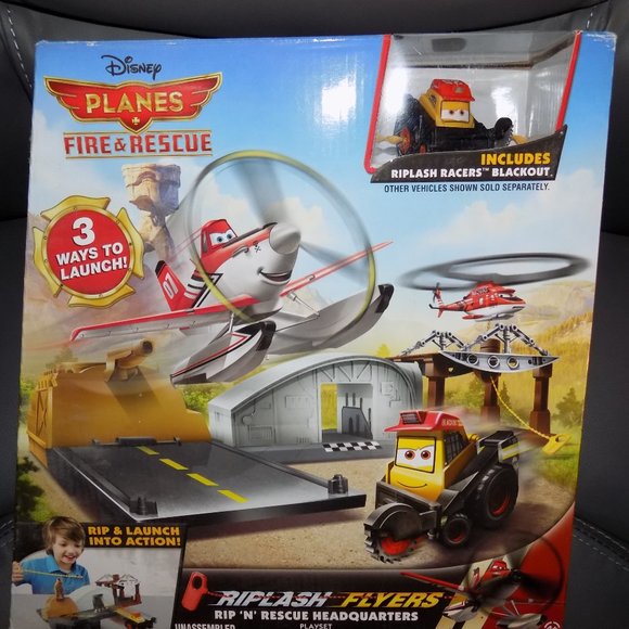 Disney Planes Mattel Fire and Rescue Riplash Flyers Rip 'N' Rescue Headquarters - Picture 2 of 3